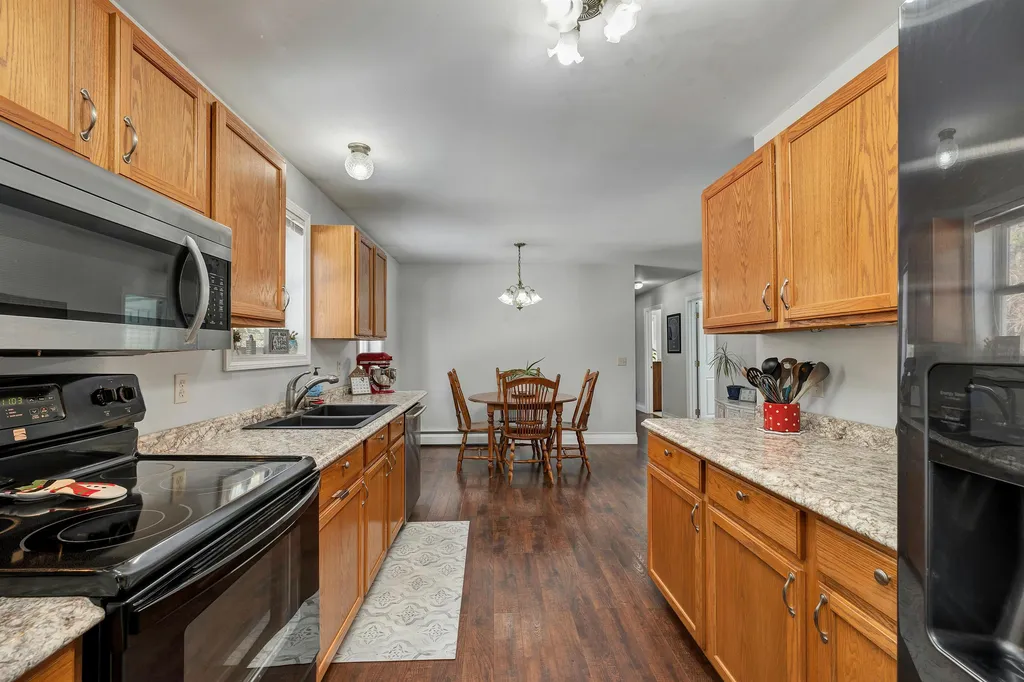 11 Russet Drive Pittsfield NH 03263