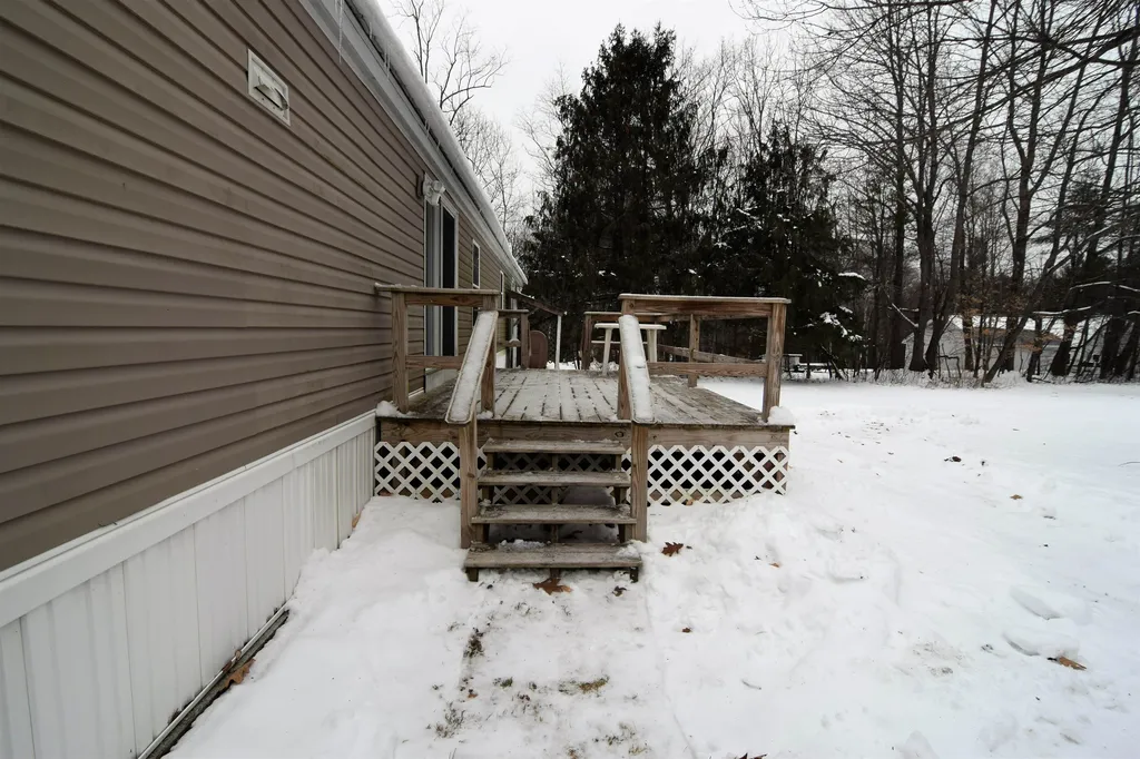 645 Lockehaven Road Enfield NH 03748