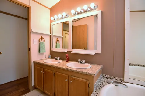 645 Lockehaven Road Enfield NH 03748