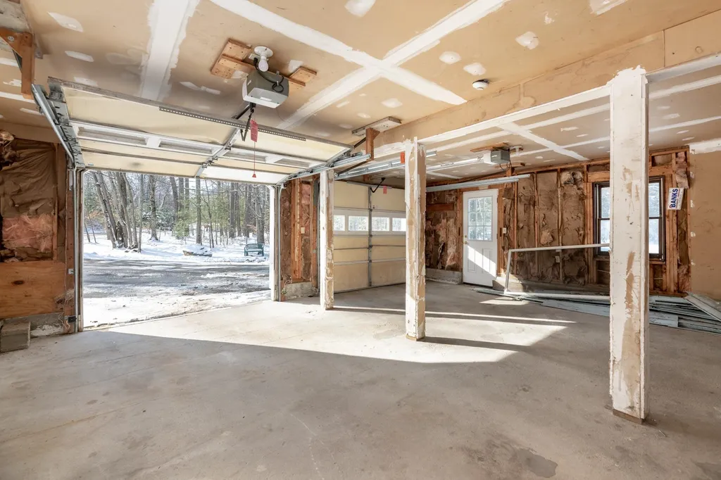 12 Rosewood Drive Bow NH 03304