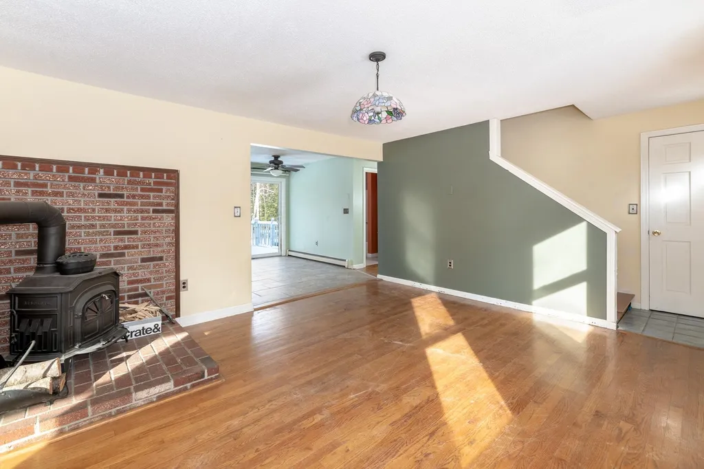 12 Rosewood Drive Bow NH 03304