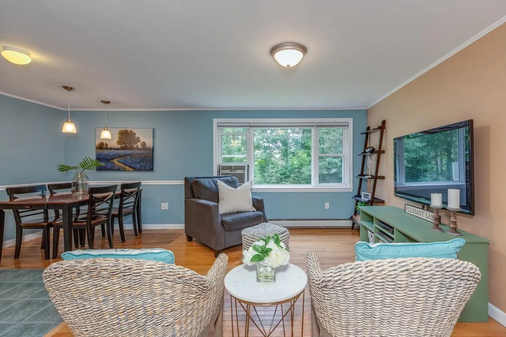 10 Scott Lane Deerfield NH 03037