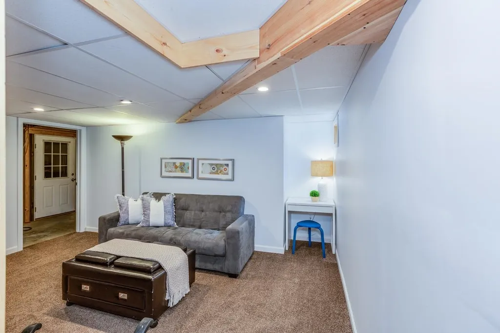 10 Scott Lane Deerfield NH 03037
