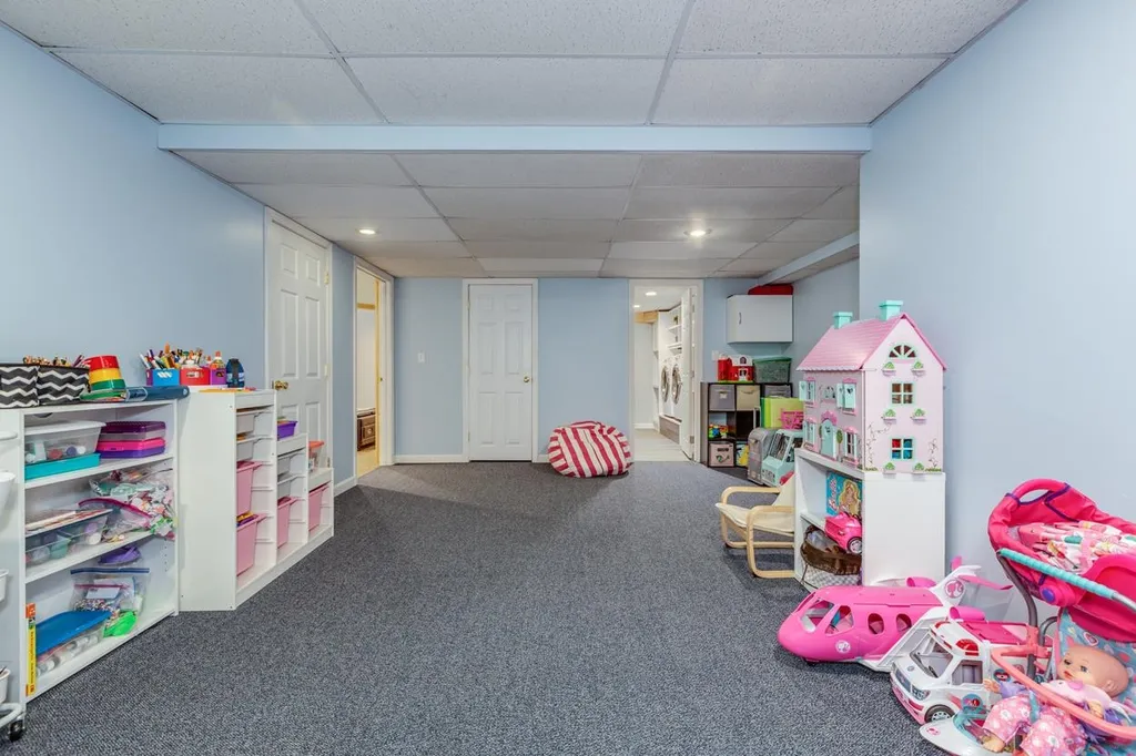 10 Scott Lane Deerfield NH 03037