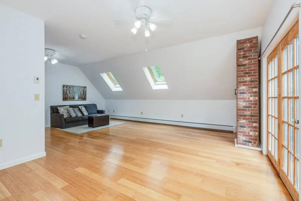 10 Scott Lane Deerfield NH 03037