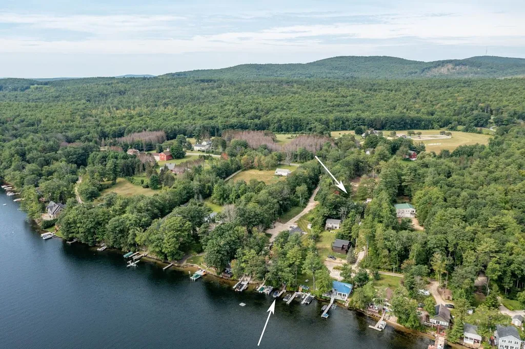 10 Scott Lane Deerfield NH 03037