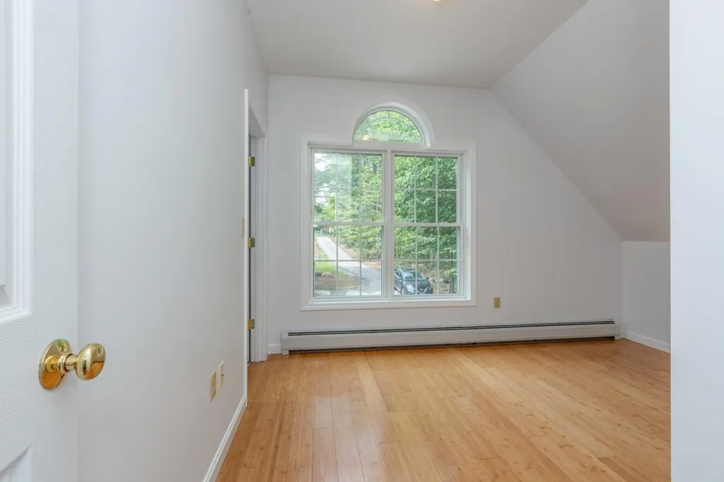 10 Scott Lane Deerfield NH 03037