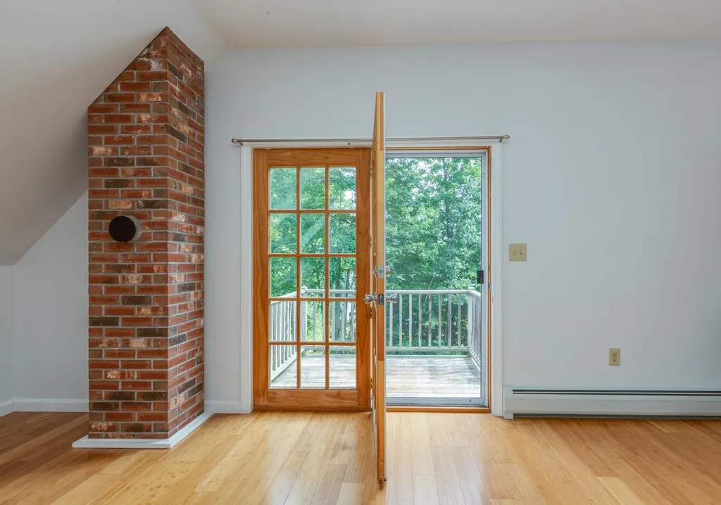 10 Scott Lane Deerfield NH 03037