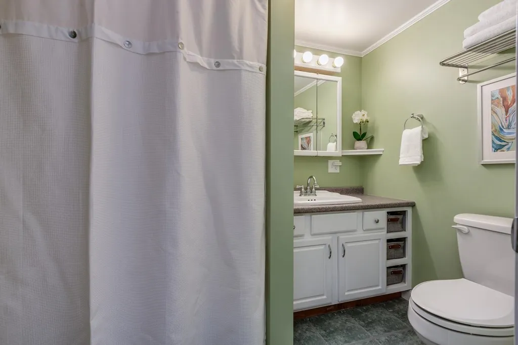10 Scott Lane Deerfield NH 03037