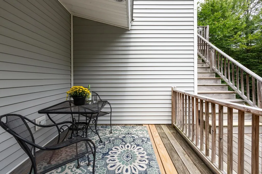 10 Scott Lane Deerfield NH 03037