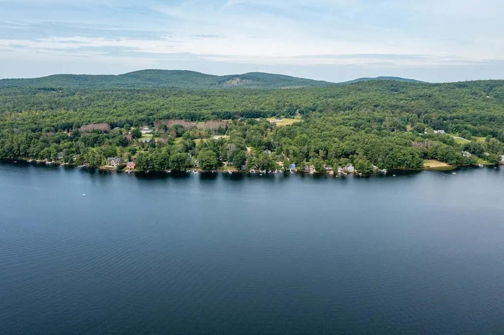 10 Scott Lane Deerfield NH 03037