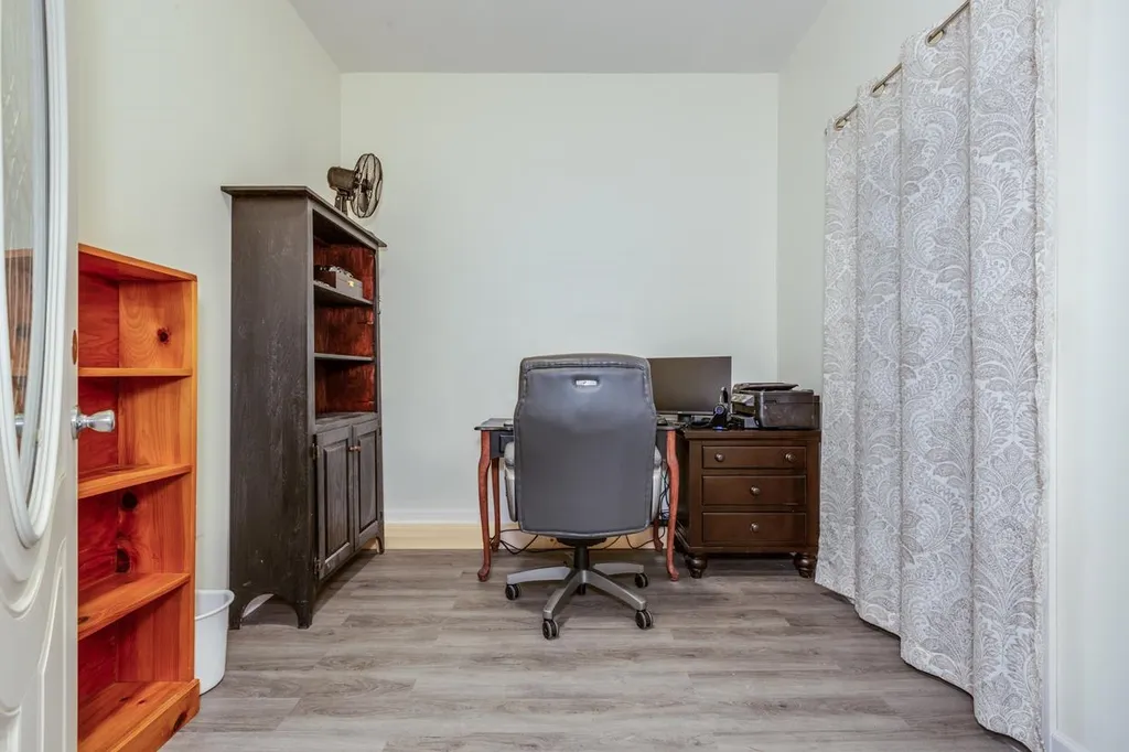 10 Scott Lane Deerfield NH 03037