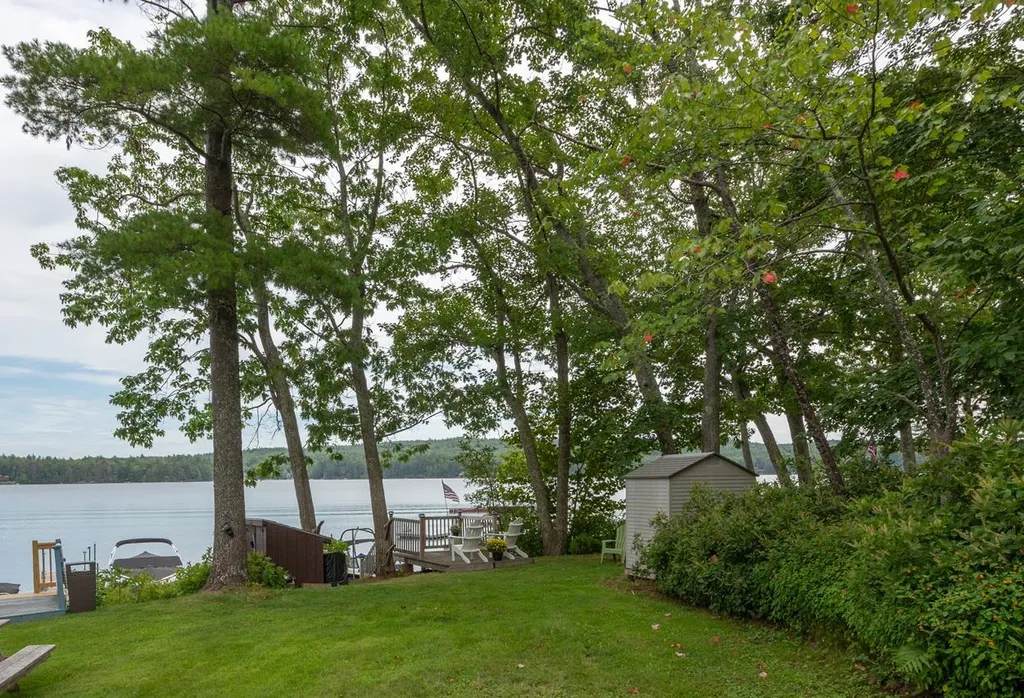 10 Scott Lane Deerfield NH 03037