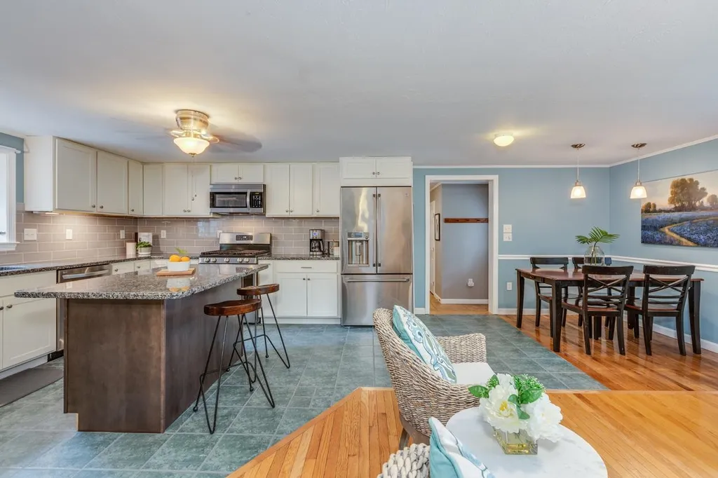 10 Scott Lane Deerfield NH 03037