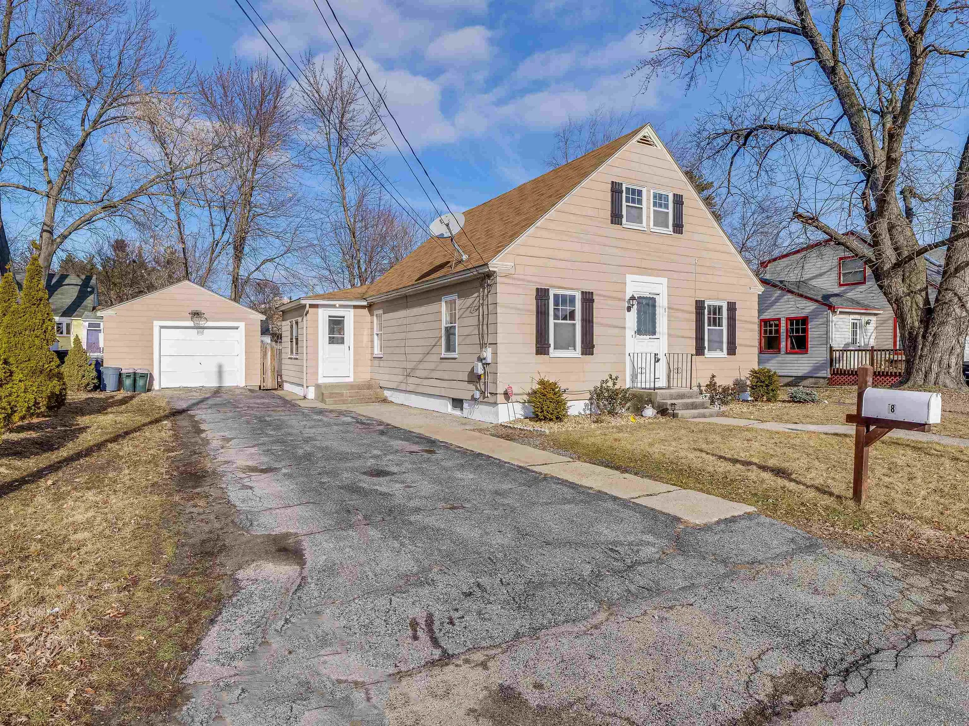 8 Blanchard Street Nashua NH 03060