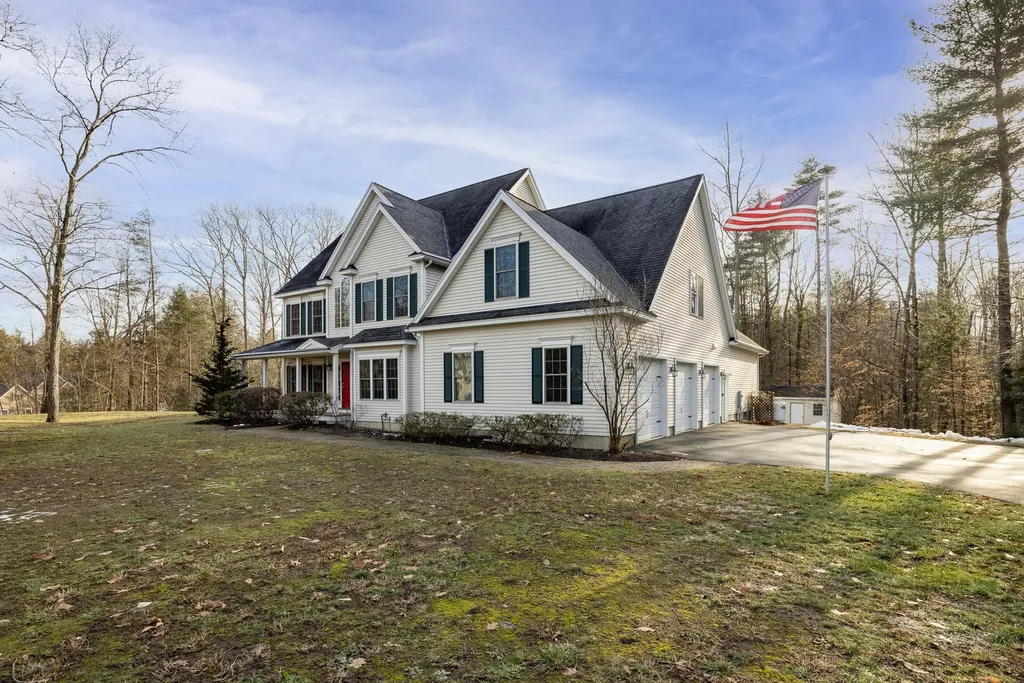 30 Maplevale Road East Kingston NH 03827