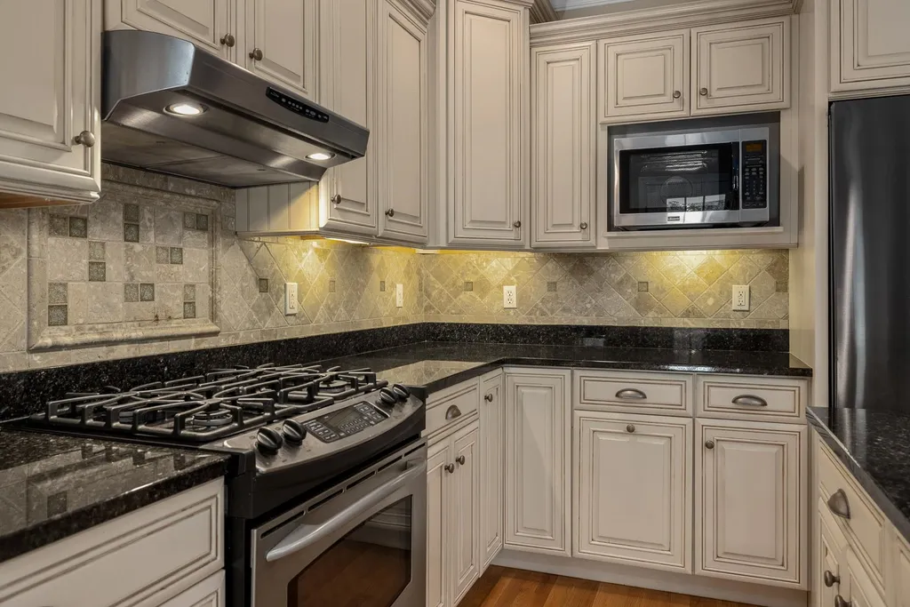 30 Maplevale Road East Kingston NH 03827