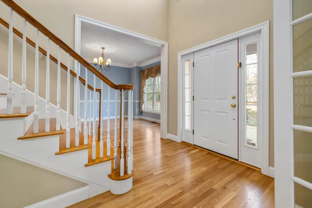 30 Maplevale Road East Kingston NH 03827