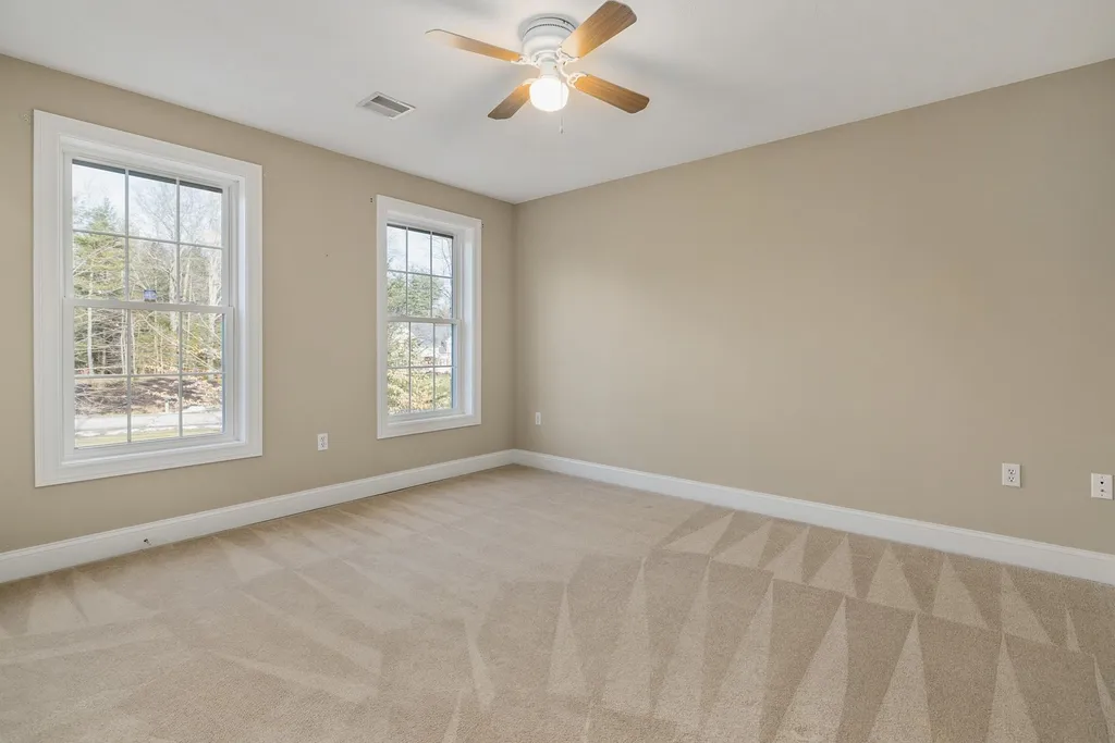 30 Maplevale Road East Kingston NH 03827