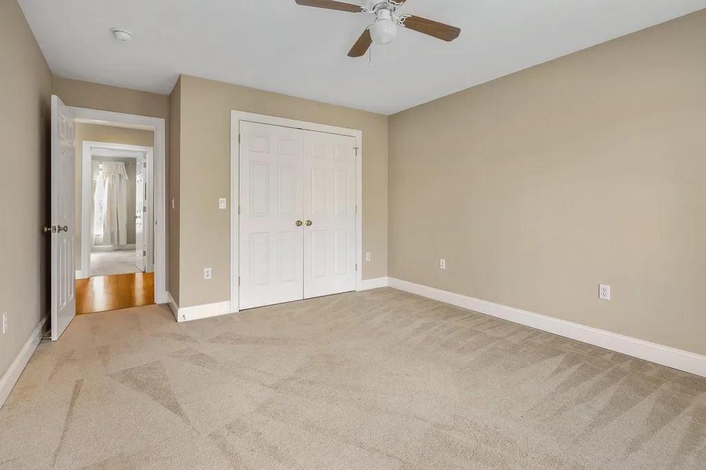 30 Maplevale Road East Kingston NH 03827