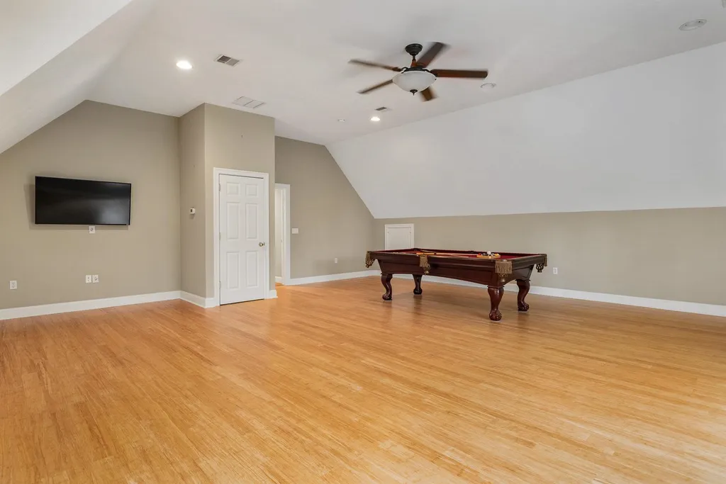 30 Maplevale Road East Kingston NH 03827