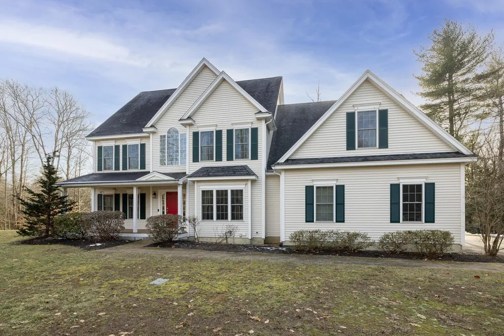 30 Maplevale Road East Kingston NH 03827