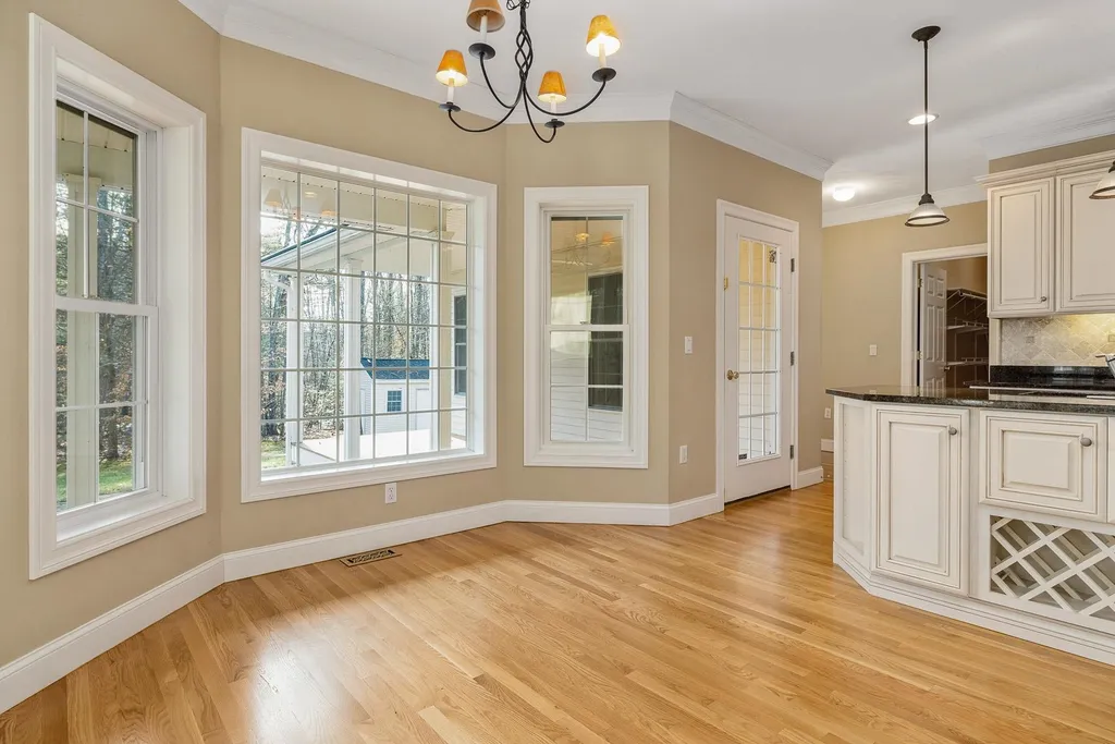 30 Maplevale Road East Kingston NH 03827