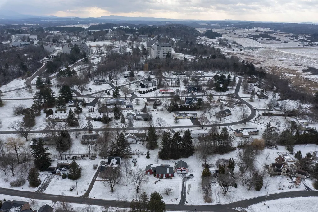 75 Morningside Drive Middlebury VT 05753
