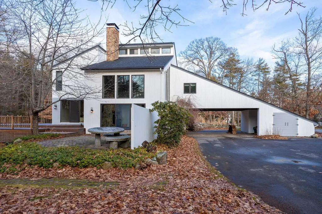 195 Love Lane Rye, NH