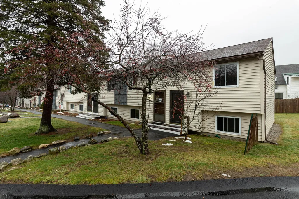 901 Mammoth Road Manchester NH 03104