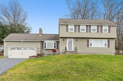 34 Pinehurst Avenue Nashua NH 03062