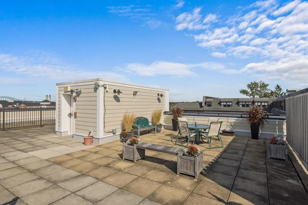 77 Hanover Street Portsmouth NH 03801