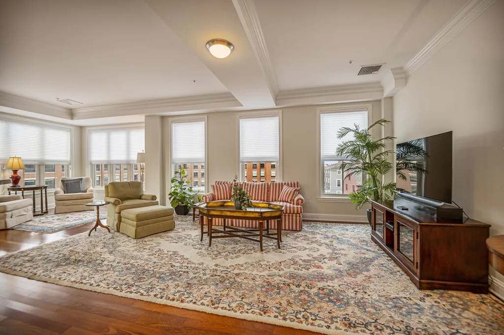 77 Hanover Street Portsmouth NH 03801
