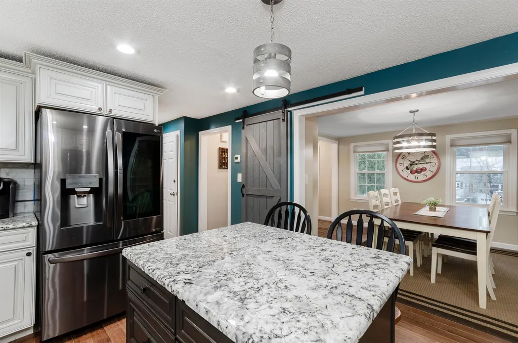 8 Rockwood Terrace Auburn NH 03032