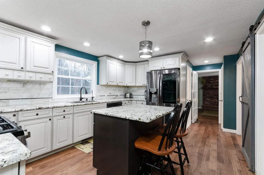 8 Rockwood Terrace Auburn NH 03032