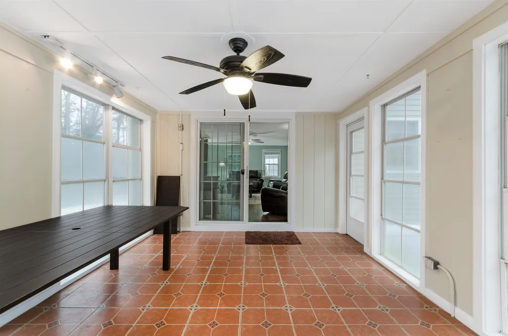 8 Rockwood Terrace Auburn NH 03032