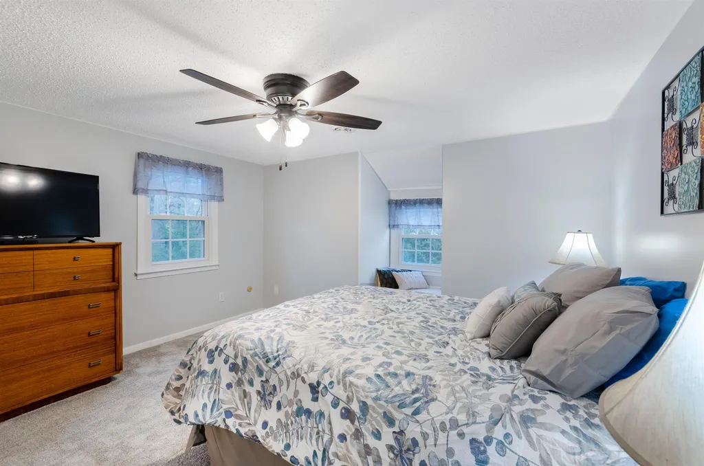 8 Rockwood Terrace Auburn NH 03032