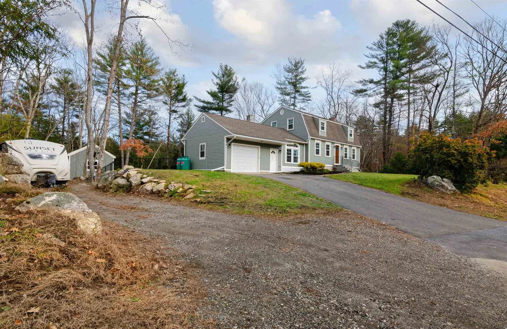8 Rockwood Terrace Auburn NH 03032