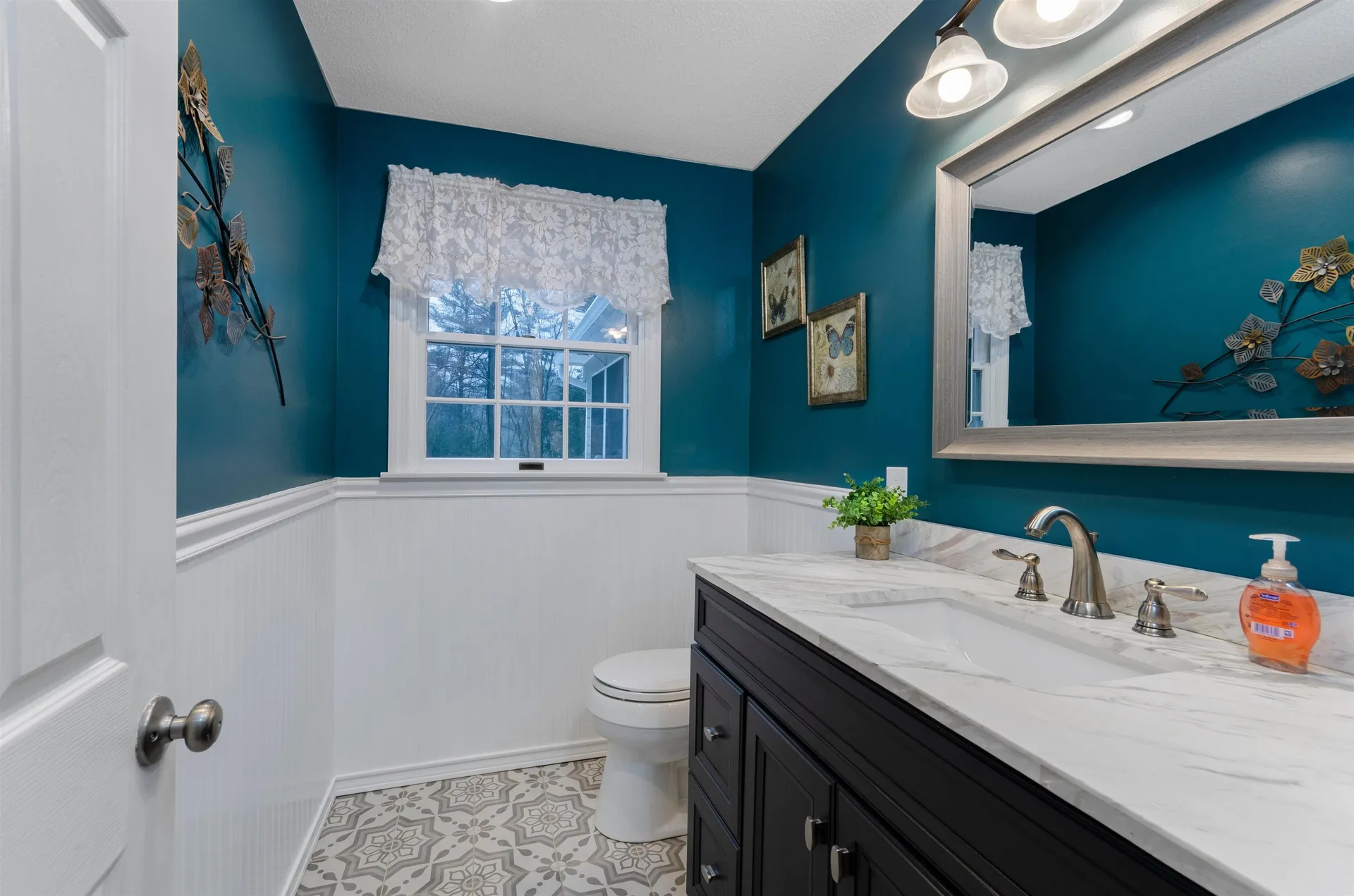 8 Rockwood Terrace Auburn NH 03032