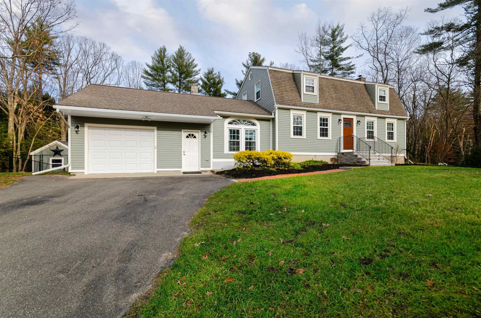 8 Rockwood Terrace Auburn NH 03032