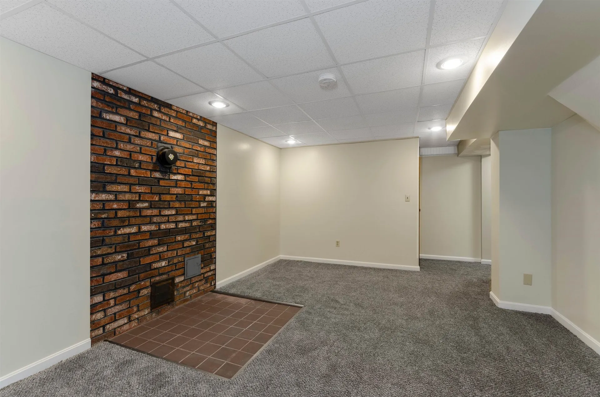 8 Rockwood Terrace Auburn NH 03032