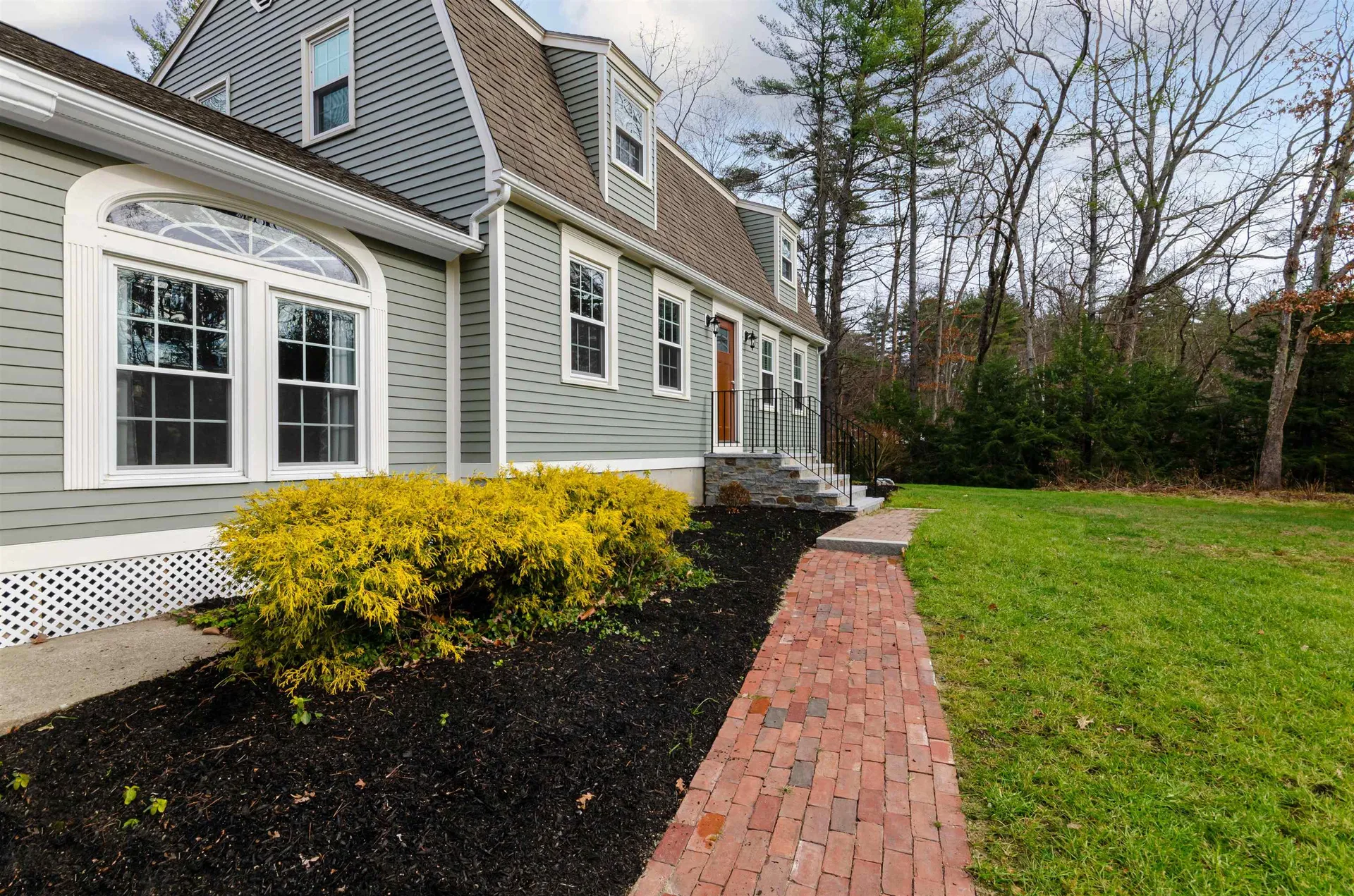 8 Rockwood Terrace Auburn NH 03032