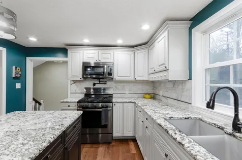8 Rockwood Terrace Auburn NH 03032