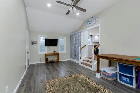 8 Rockwood Terrace Auburn NH 03032