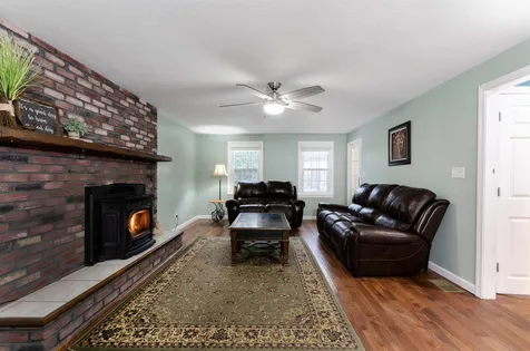 8 Rockwood Terrace Auburn NH 03032