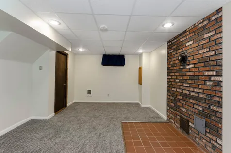 8 Rockwood Terrace Auburn NH 03032