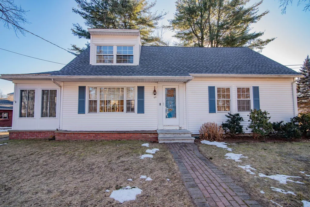 59 Maybrook Avenue Manchester NH 03102