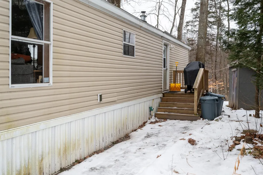 4 Deer Lane Belmont NH 03220