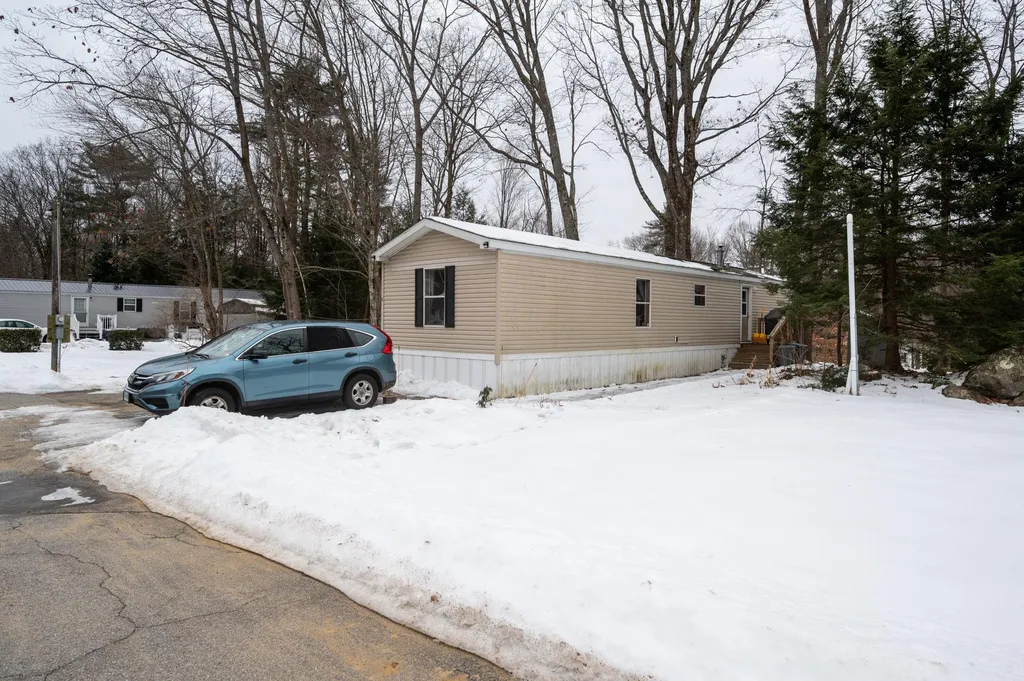 4 Deer Lane Belmont NH 03220