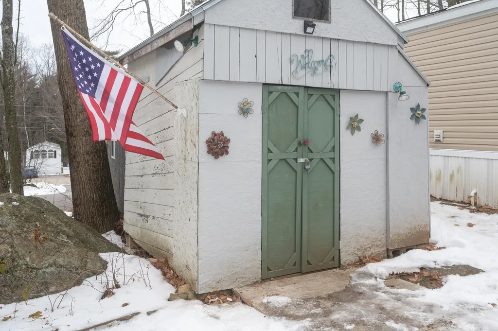 4 Deer Lane Belmont NH 03220